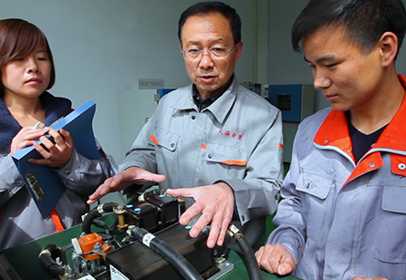 天?？萍夹麄髌臄z花絮